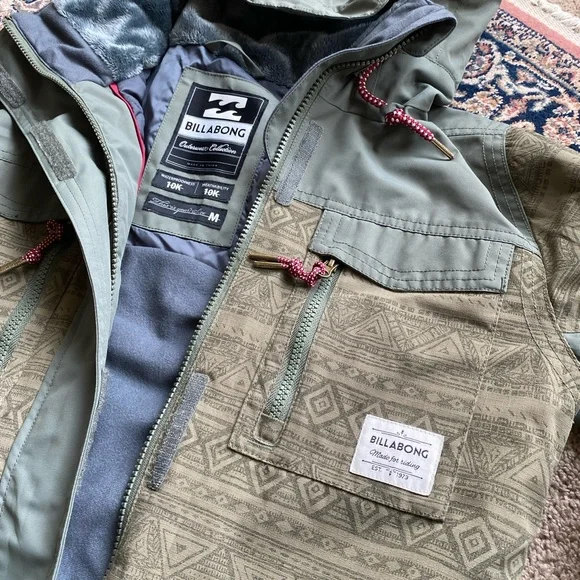 Women’s M Billabong Y2K ski jacket forest green print